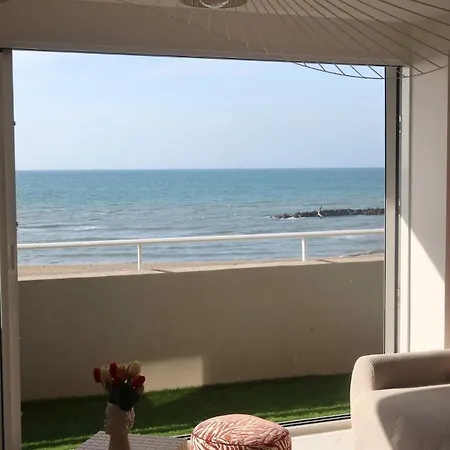 Cote Soleil 4e Etage Face A La Acces Direct Parking Clim Wifi Lejlighed